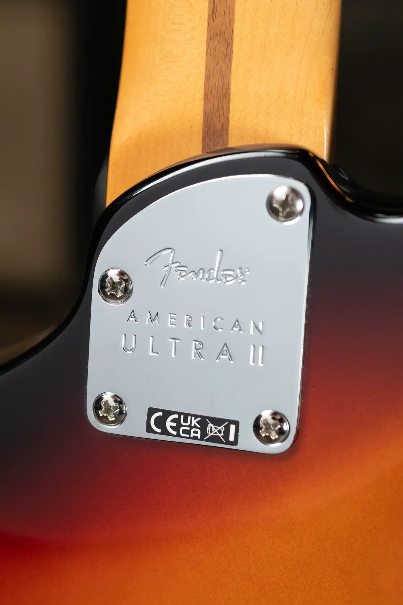Fender American Ultra II Meteora, Ebony Fingerboard - Ultraburst With Deluxe Molded Hardshell Case