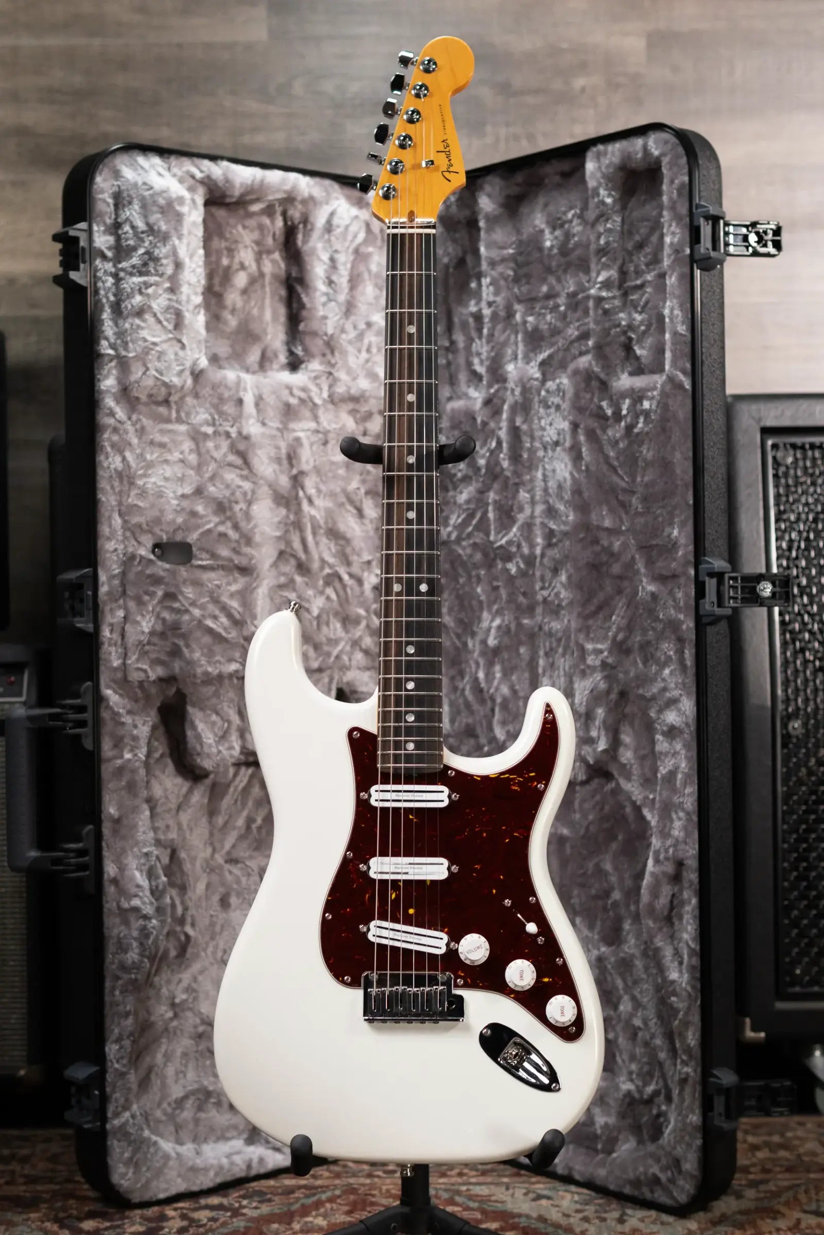 Fender American Ultra Stratocaster Guitar - Arctic Pearl with Hardshell Case - Used