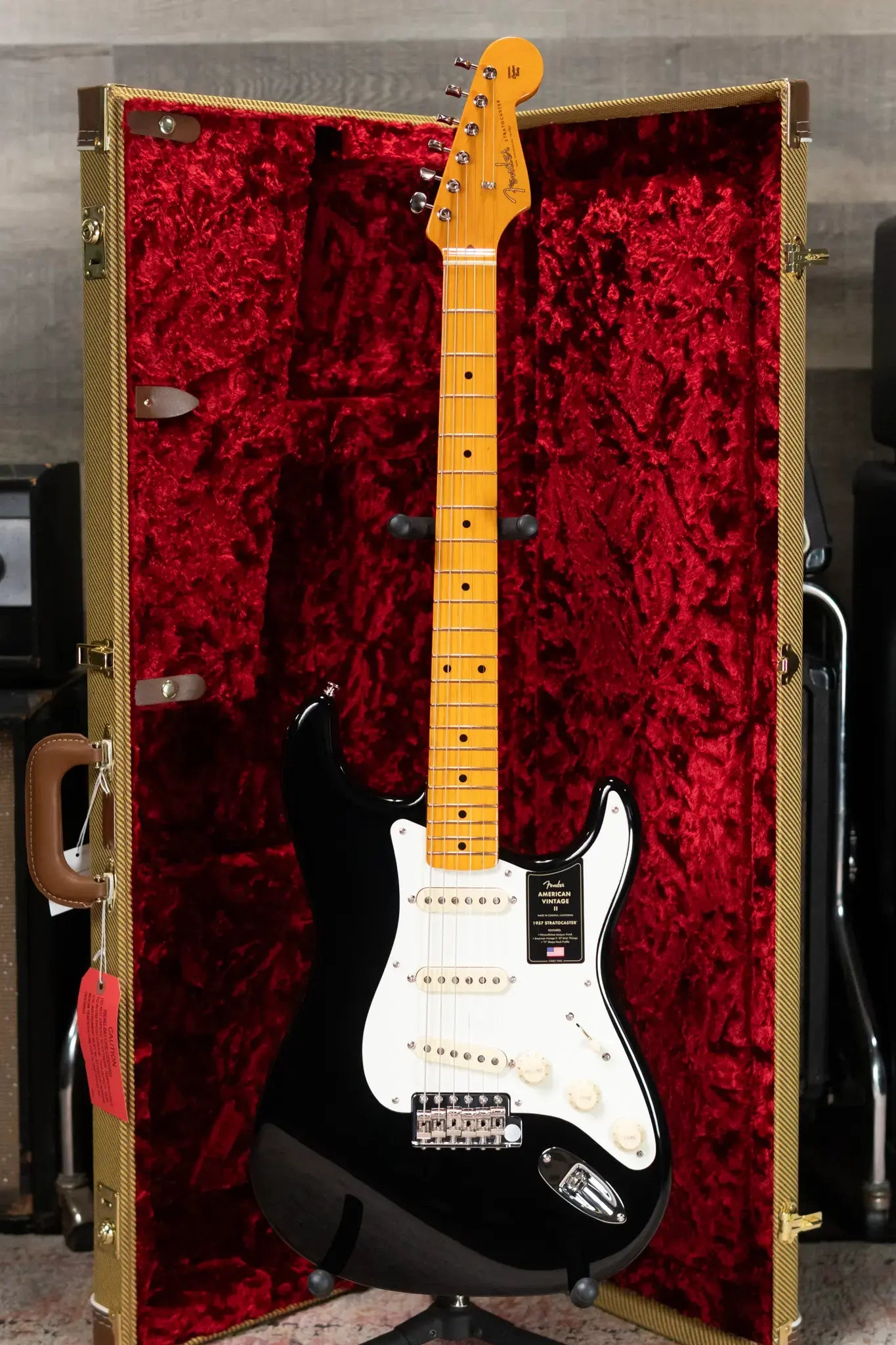 Fender American Vintage II 1957 Stratocaster, Maple Fingerboard - Black with Vintage-Style Tweed Hardshell Case