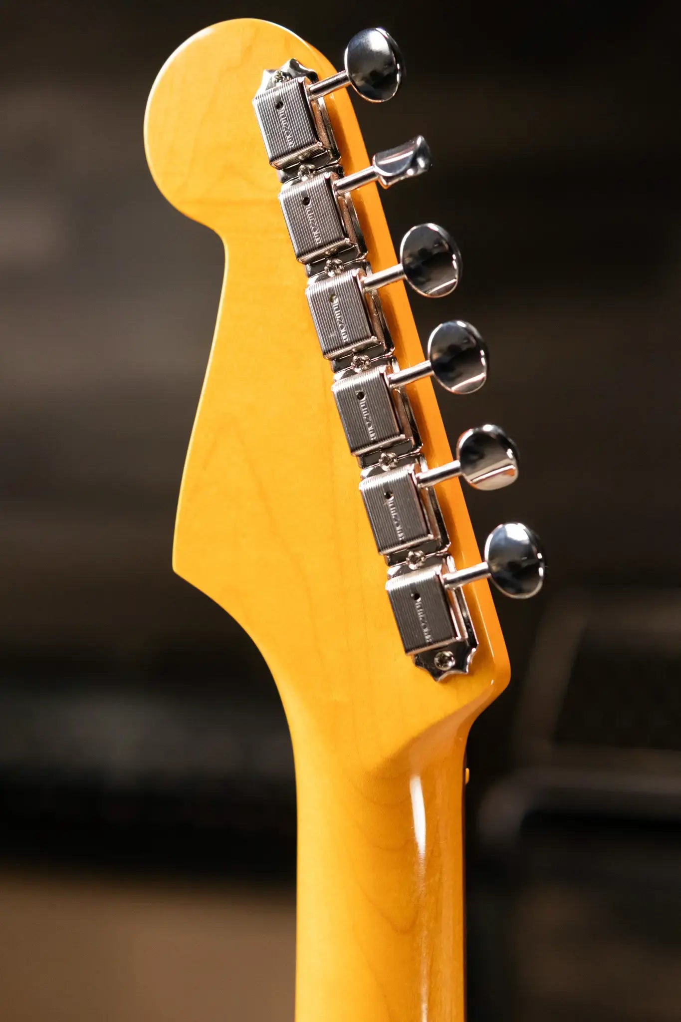 Fender American Vintage II 1965 Stratocaster, Round-Lam Rosewood Fingerboard - Shoreline Gold with Hardshell Case - Demo