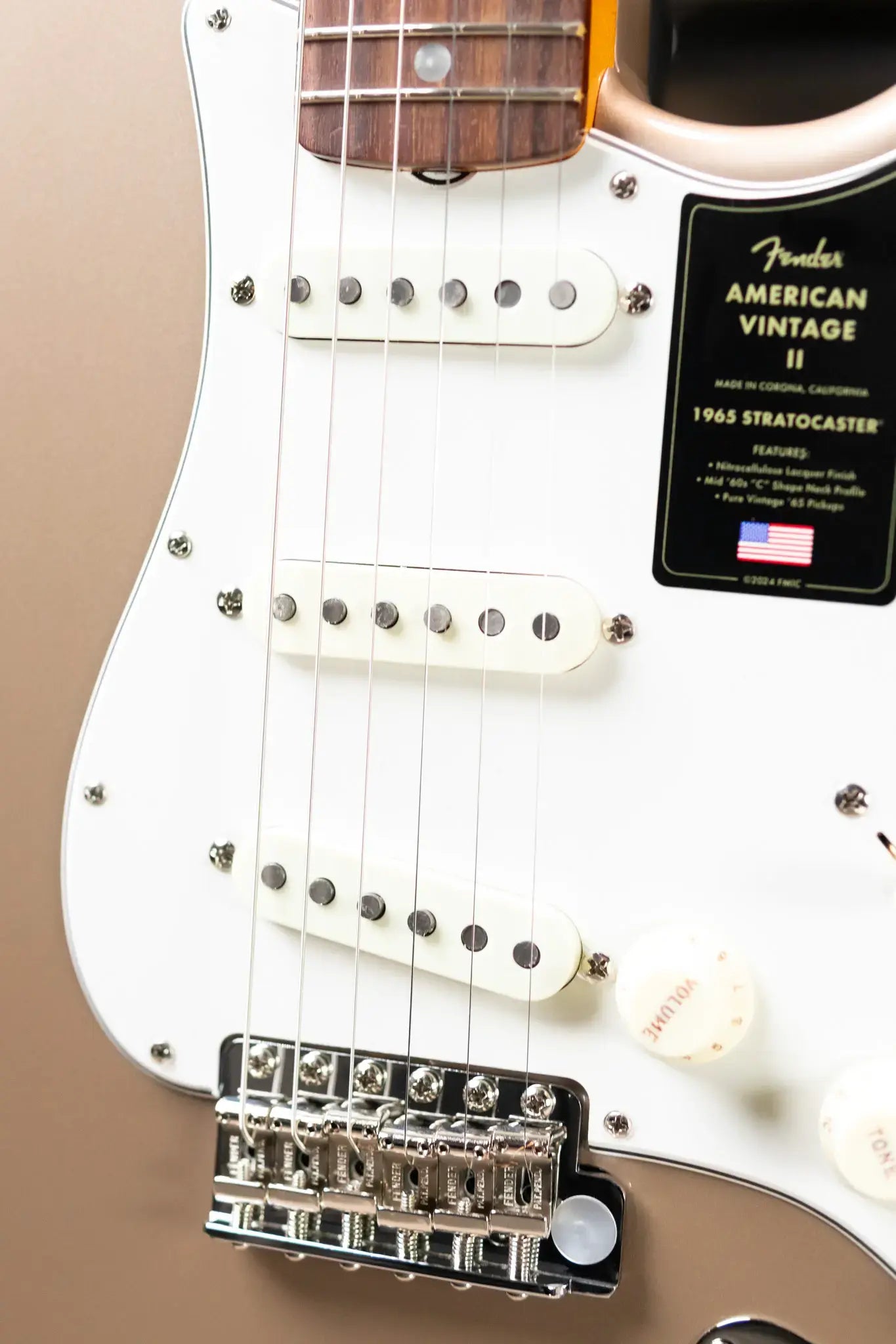 Fender American Vintage II 1965 Stratocaster, Round-Lam Rosewood Fingerboard - Shoreline Gold with Hardshell Case - Demo