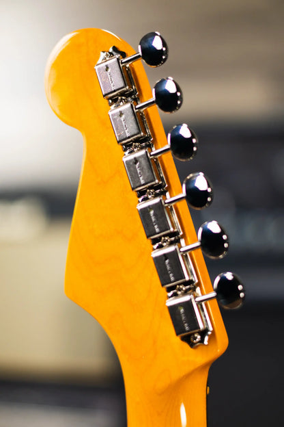 Fender American Vintage II 1965 Stratocaster, Round-Lam Rosewood Fingerboard - Sonic Blue with Hardshell Case