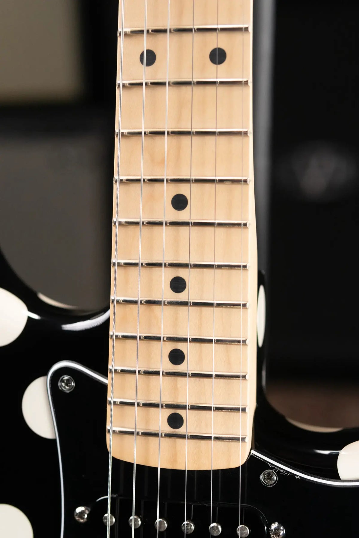 Fender Buddy Guy Standard Stratocaster Electric Guitar - Polka Dot wit Fender Buddy Guy Standard Stratocaster Electric Guitar - Polka Dot wit