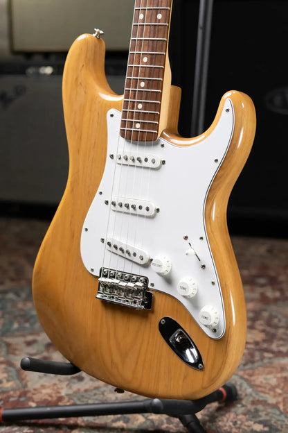Fender Classic Series '70s Stratocaster Electric Guitar - Natural with Gig Bag - Used