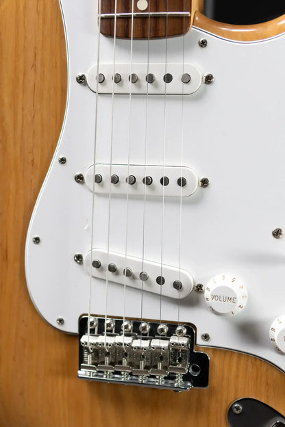 Fender Classic Series '70s Stratocaster Electric Guitar - Natural with Gig Bag - Used