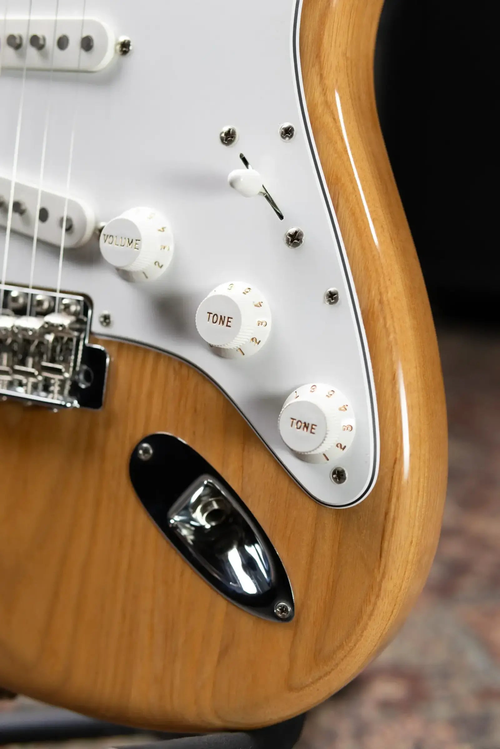 Fender Classic Series '70s Stratocaster Electric Guitar - Natural with Gig Bag - Used