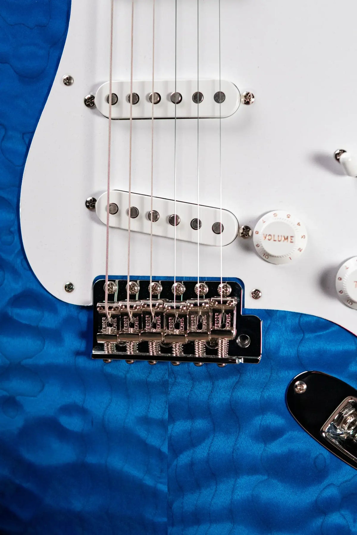 Fender Custom Shop 1955 Stratocaster Electric Guitar - Quilted Sapphire Blue Transparent with Hardshell Case