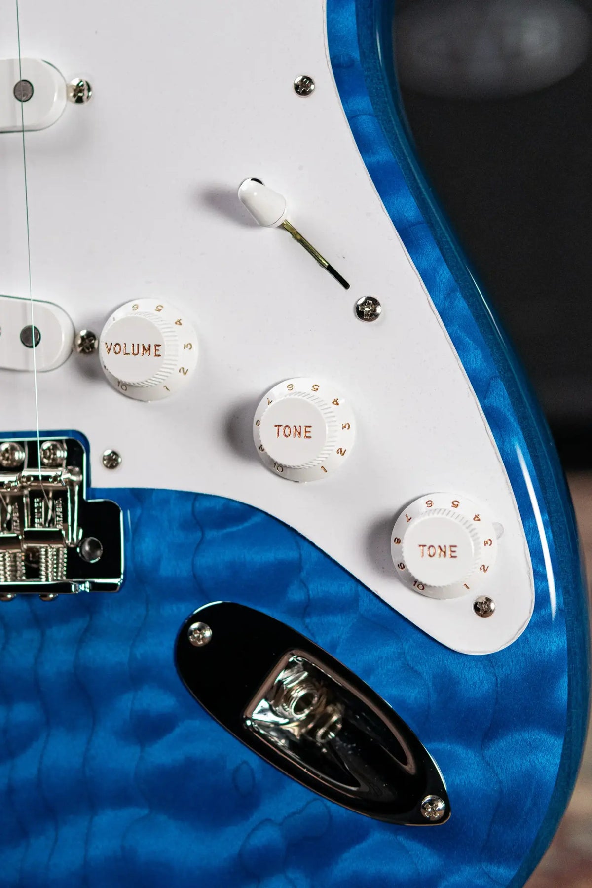 Fender Custom Shop 1955 Stratocaster Electric Guitar - Quilted Sapphire Blue Transparent with Hardshell Case