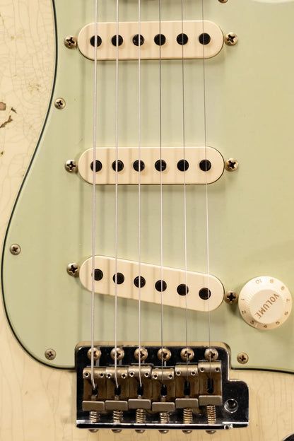 Fender Custom Shop 1962 Stratocaster Heavy Relic Electric Guitar - Vintage White with Hardshell Case