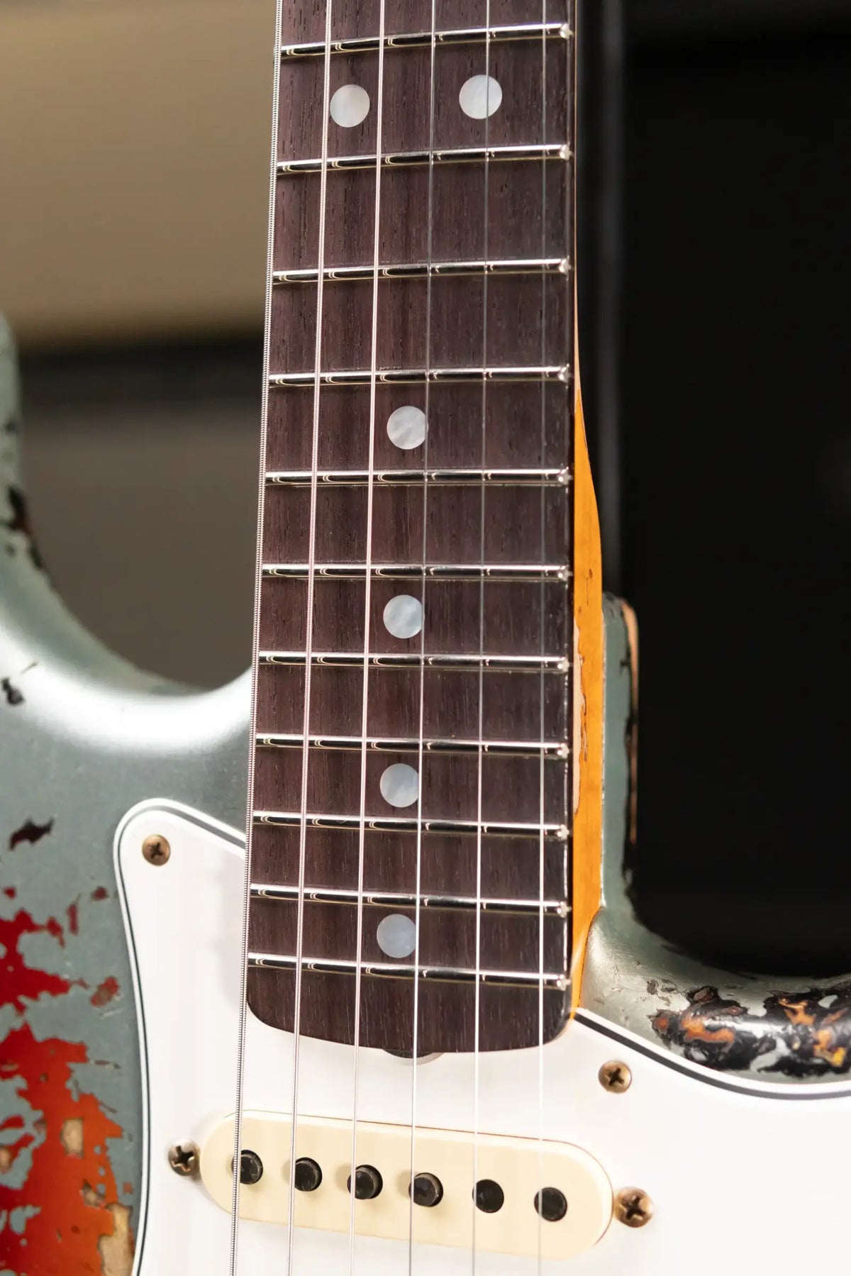 Fender Custom Shop 1965 Stratocaster Super Heavy Relic Electric Guitar - Super Faded Aged Firemist Silver over 3-Color Sunburst with Hardshell Case