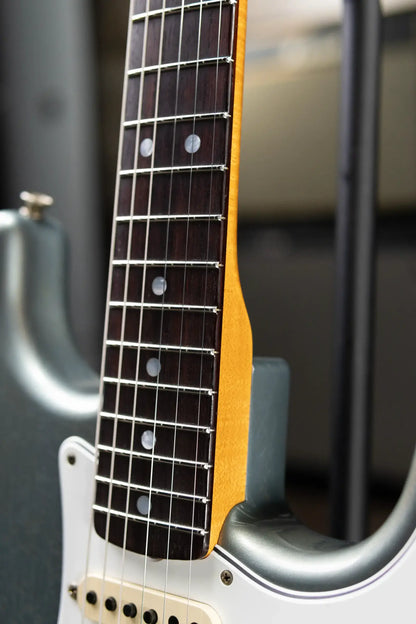 Fender Custom Shop 1966 Stratocaster Journeyman Relic Electric Guitar - Aged Iced Blue Metallic with Hardshell Case