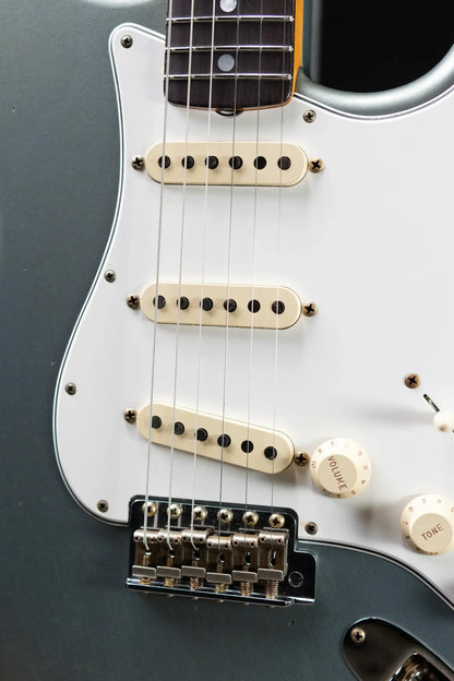 Fender Custom Shop 1966 Stratocaster Journeyman Relic Electric Guitar - Aged Iced Blue Metallic with Hardshell Case