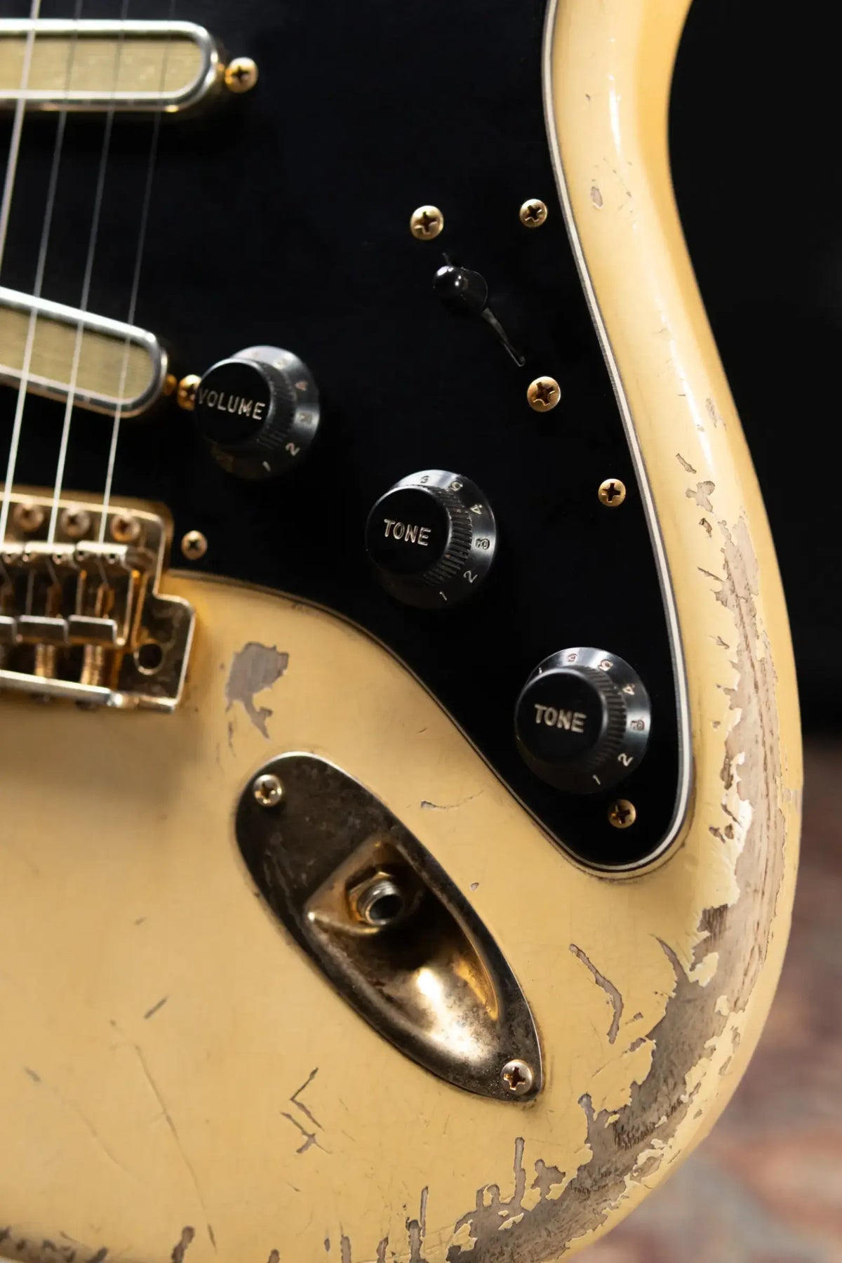 Fender Custom Shop 1966 Stratocaster Masterbuilt By Austin MacNutt Heavy Relic – Olympic White with Hardshell Case