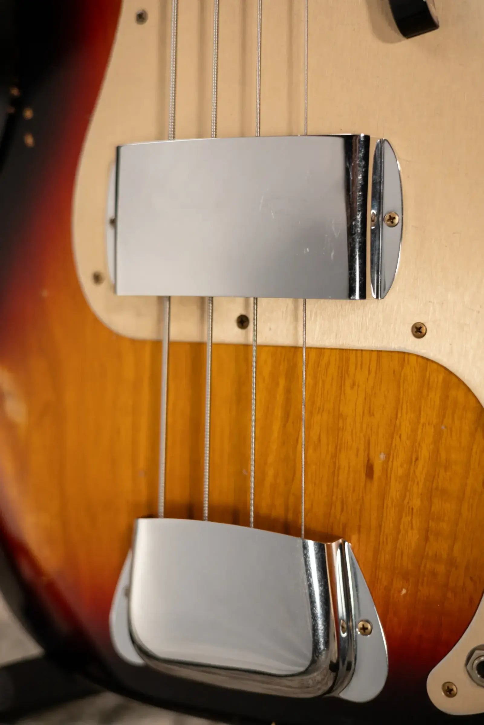 Fender Custom Shop '60 Precision Bass Reissue - 3-Tone Sunburst with Hardshell Case
