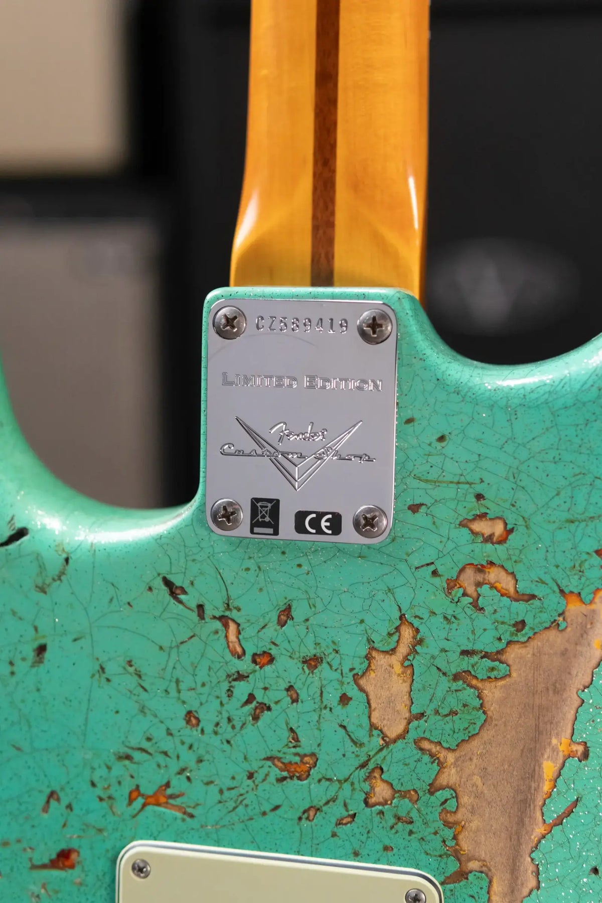Fender Custom Shop LR25-Custom Deluxe HBS-1 Stratocaster Heavy Relic Electric Guitar - Seafoam Green Sparkle/3-Color Sunburst with Hardshell Case