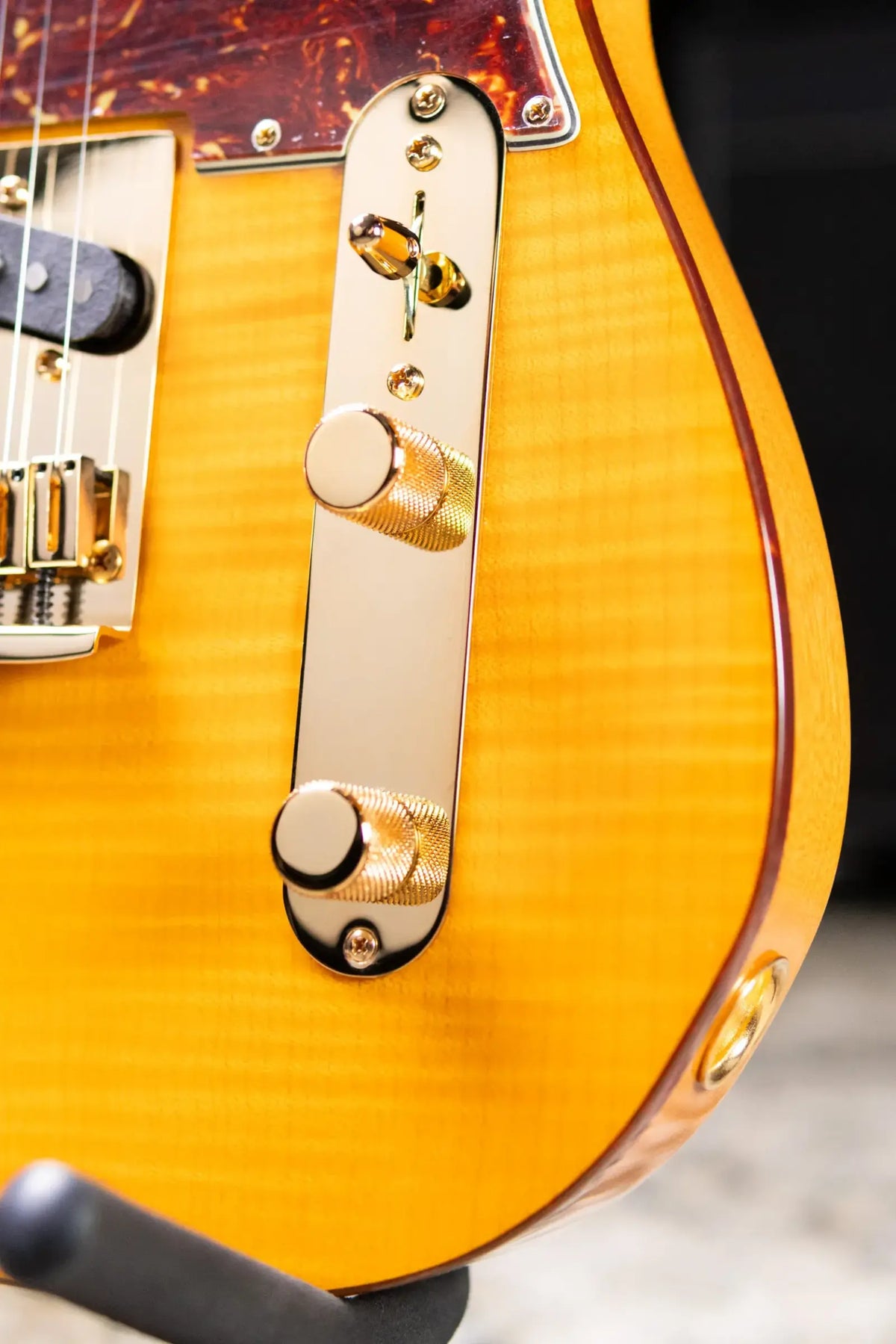 Fender Custom Shop Limited Edition Deluxe AAA Flame Telecaster Electric Guitar - Amber with Hardshell Case