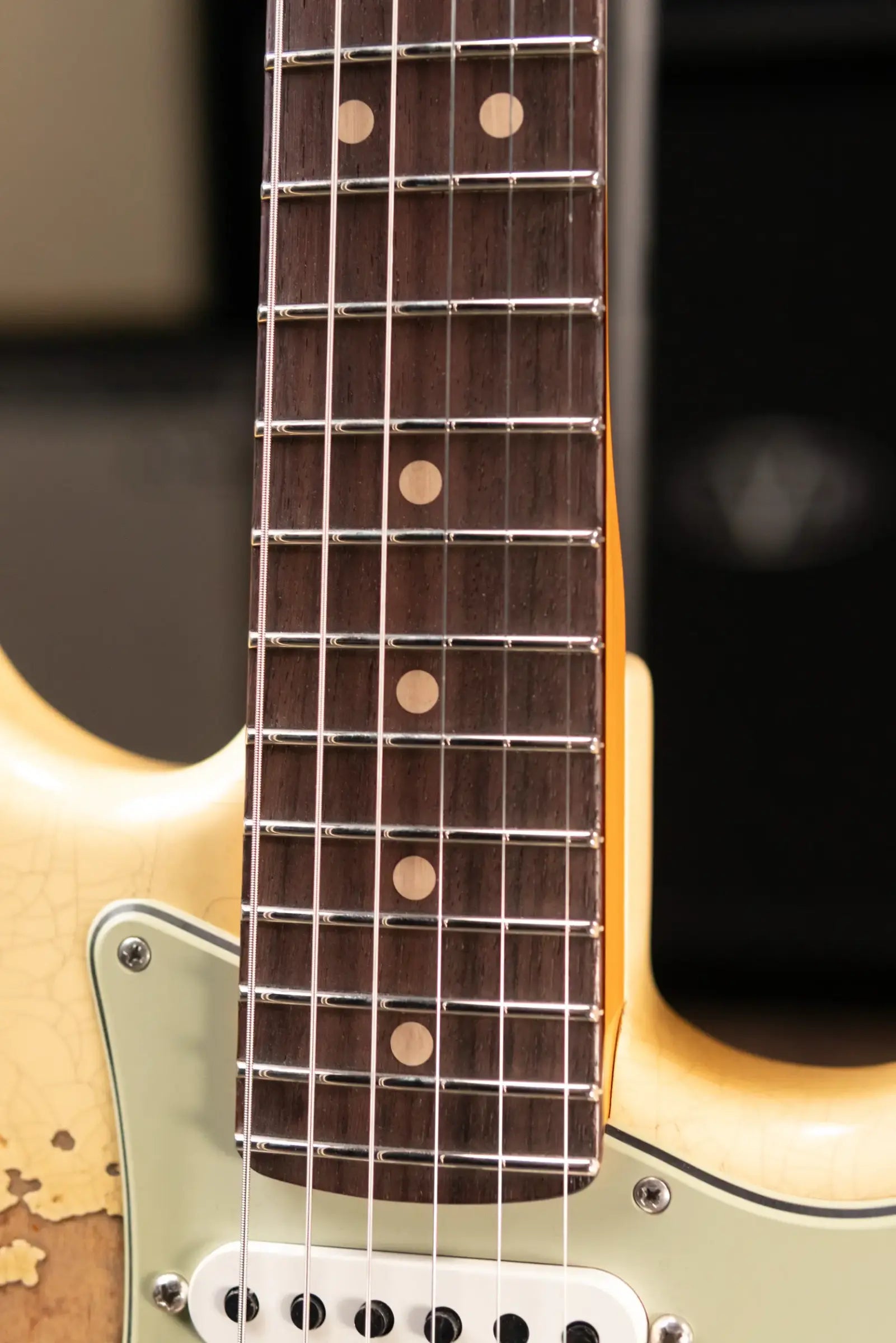 Fender Custom Shop NAMM 2026 Custom Deluxe Heavy Relic HBS-1 Stratocaster Electric Guitar - Aged Vintage White over 3-Tone Sunburst with Hardshell Case
