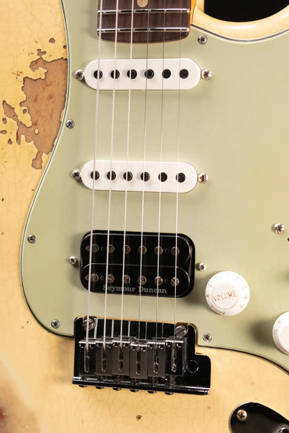 Fender Custom Shop NAMM 2026 Custom Deluxe Heavy Relic HBS-1 Stratocaster Electric Guitar - Aged Vintage White over 3-Tone Sunburst with Hardshell Case