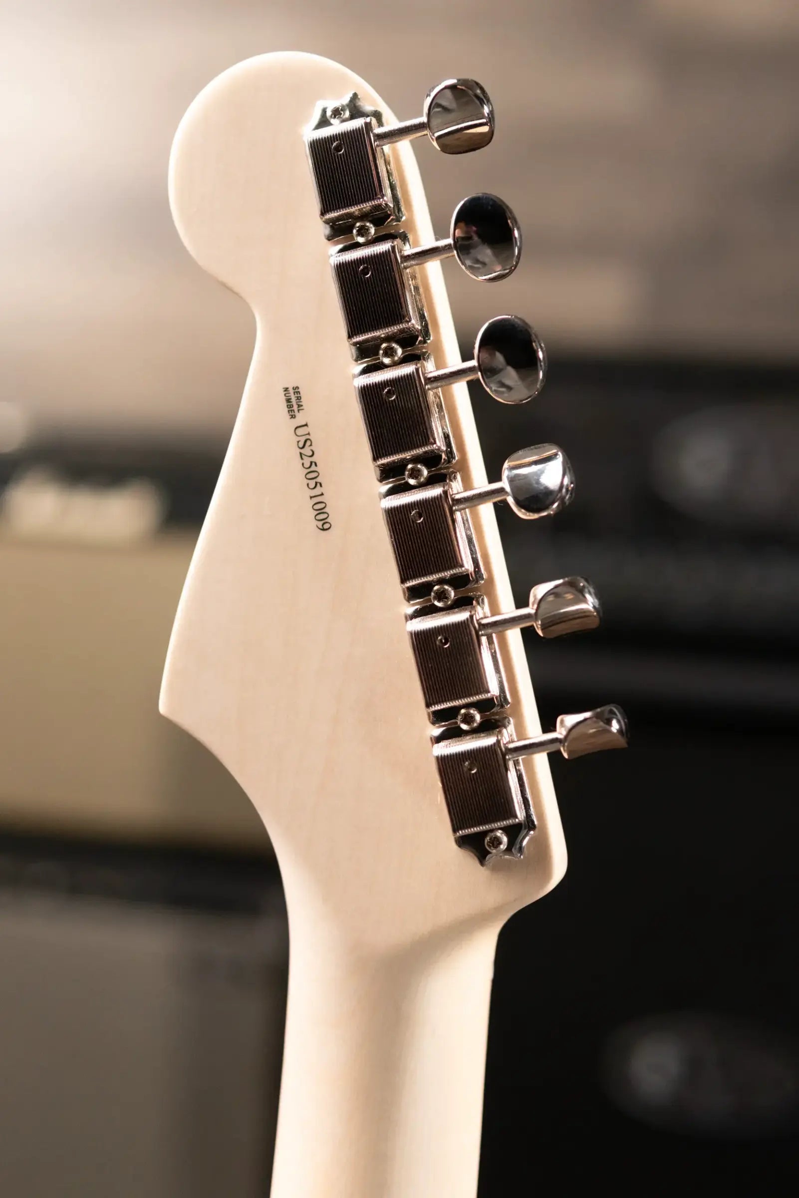 Fender Eric Clapton Stratocaster, Maple Fingerboard - Pewter with Vintage-Style Tweed Hardshell Case