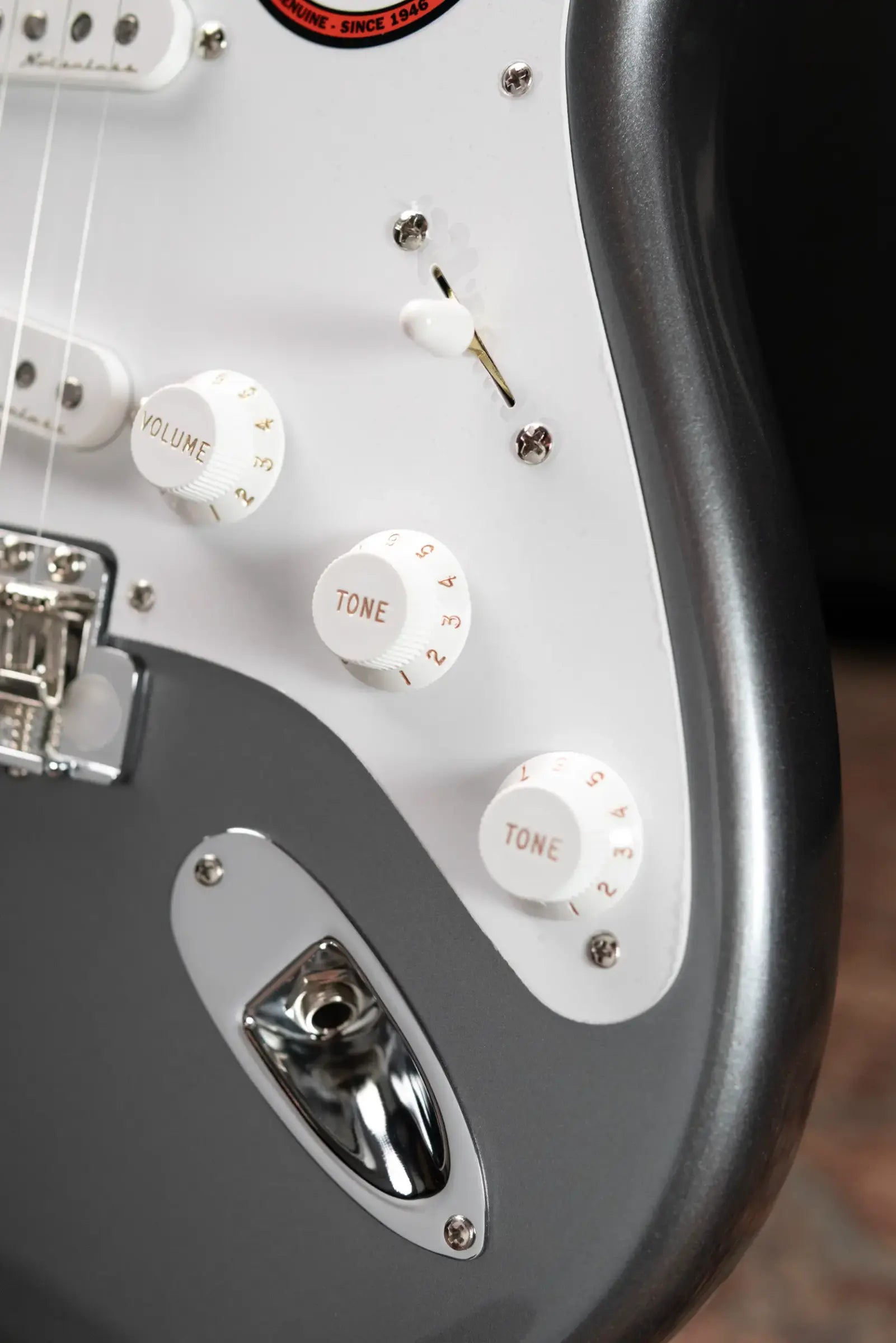 Fender Eric Clapton Stratocaster, Maple Fingerboard - Pewter with Vintage-Style Tweed Hardshell Case