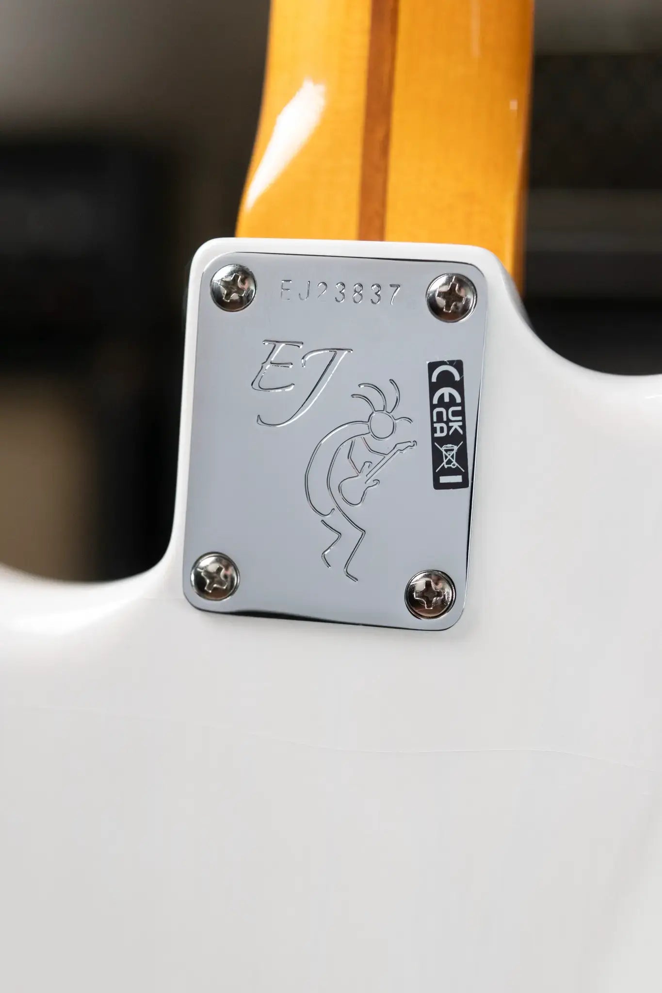 Fender Eric Johnson Stratocaster, Maple Fingerboard - White Blonde with Deluxe Blonde Hardshell Case - Used