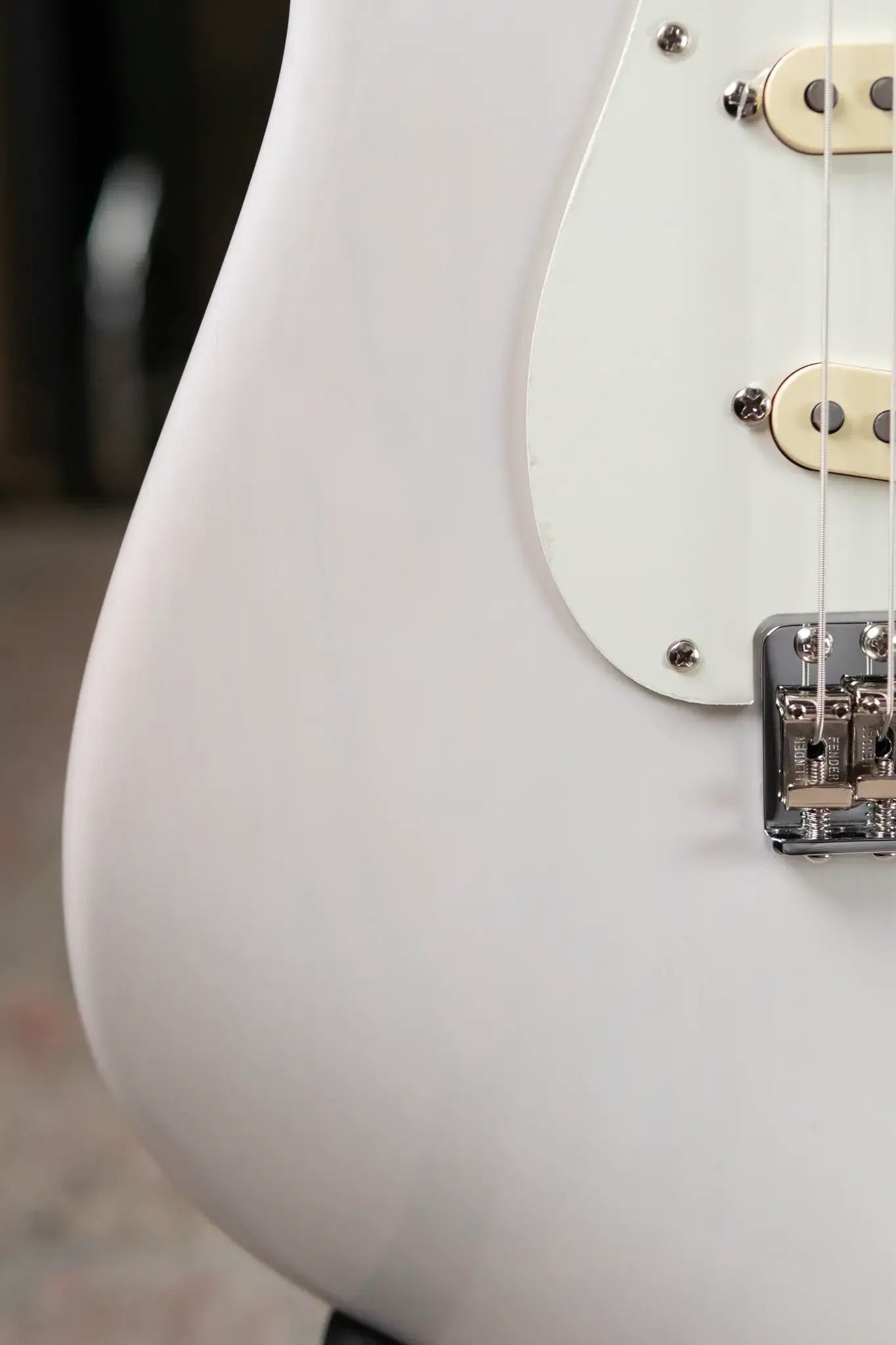 Fender Eric Johnson Stratocaster, Maple Fingerboard - White Blonde with Deluxe Blonde Hardshell Case - Used