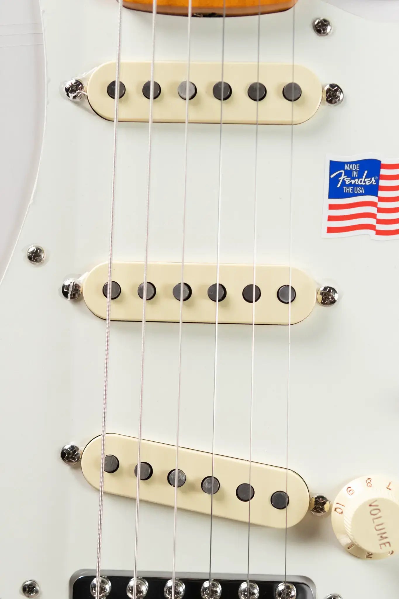 Fender Eric Johnson Stratocaster, Maple Fingerboard - White Blonde with Deluxe Blonde Hardshell Case - Used