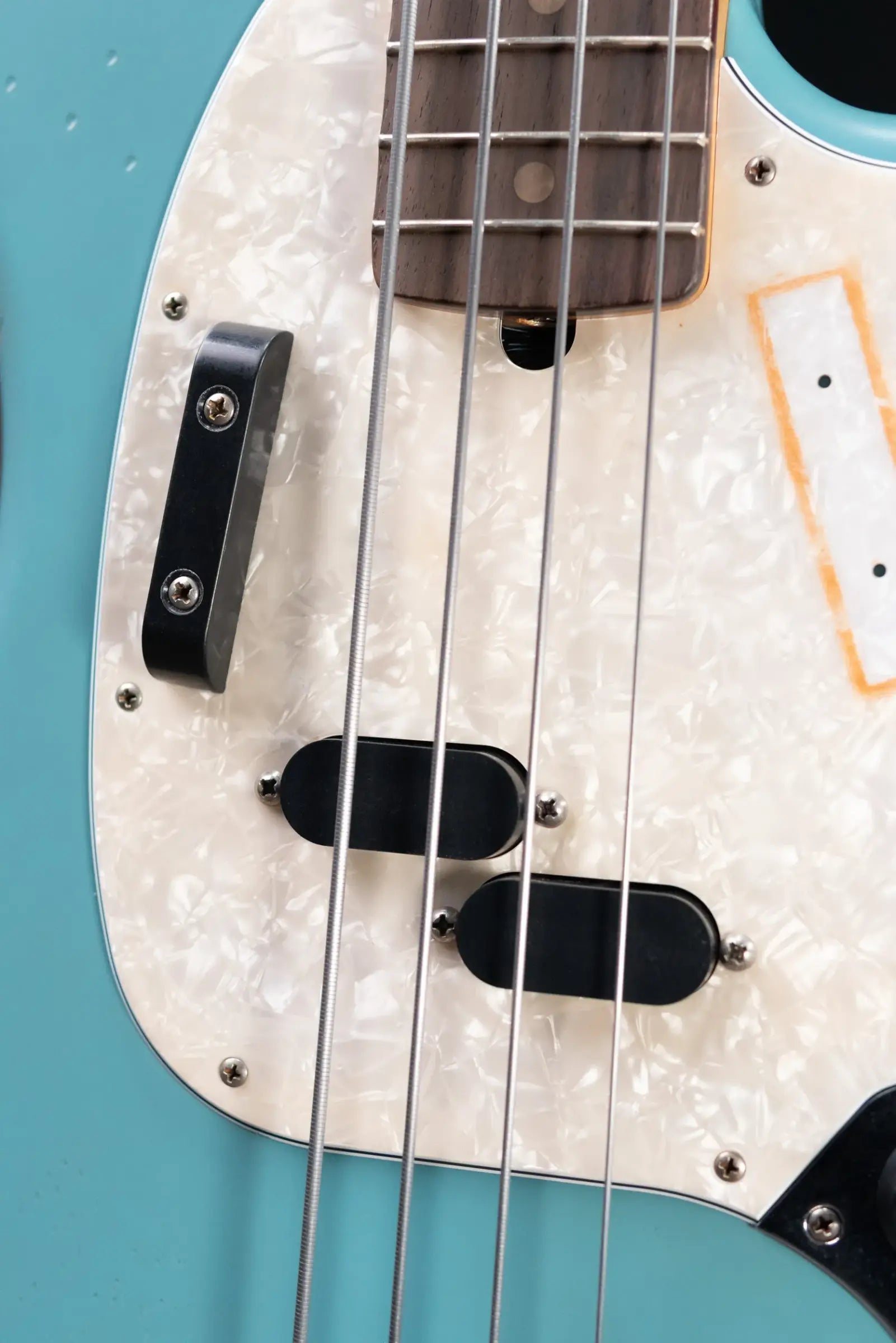 Fender JMJ Road Worn Mustang Bass - Faded Daphne Blue with Gig Bag