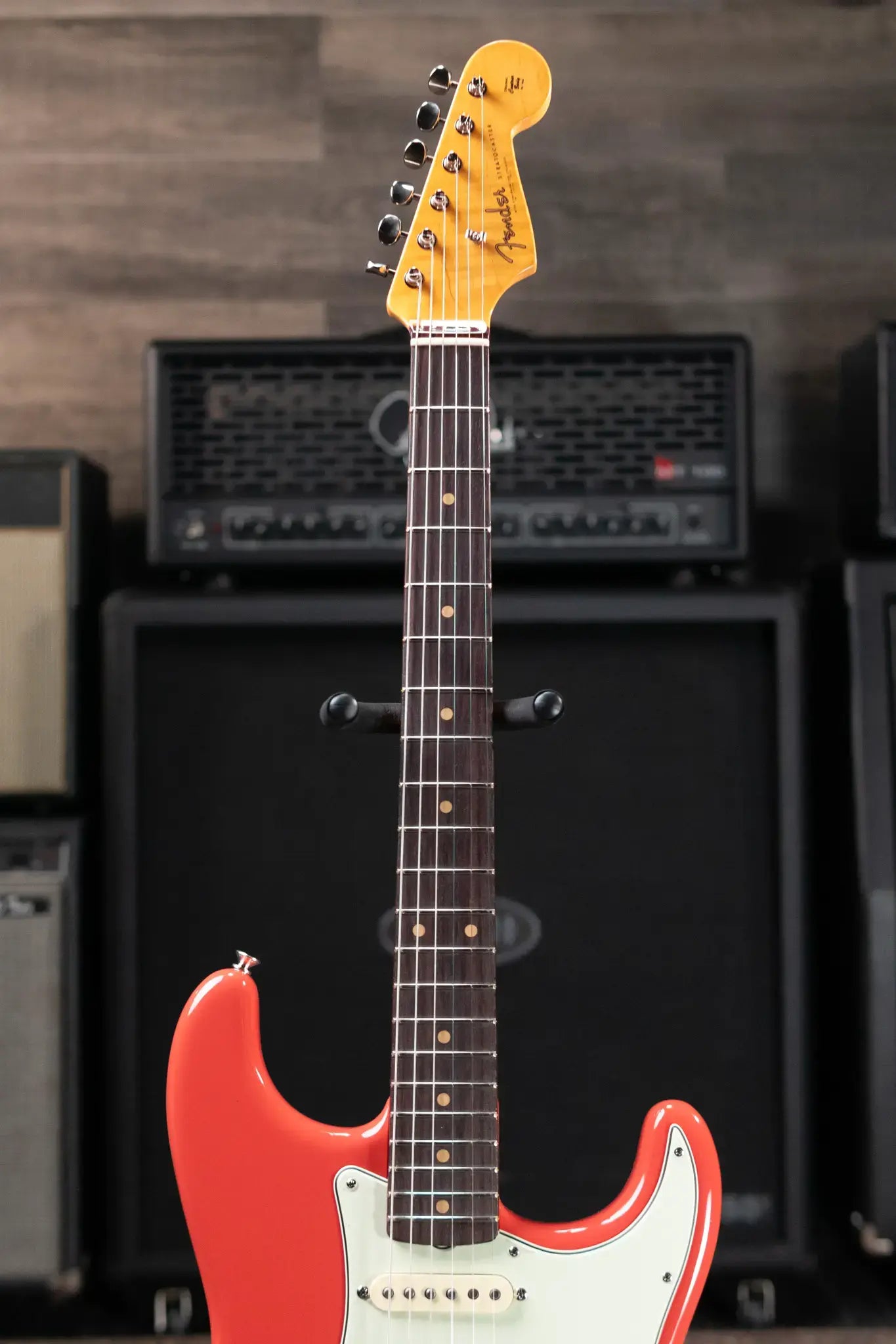 Fender Limited Edition American Vintage II '61 Stratocaster Electric Guitar - Fiesta Red with Hardshell Case