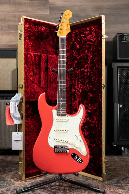 Fender Limited Edition American Vintage II '61 Stratocaster Electric Guitar - Fiesta Red with Hardshell Case