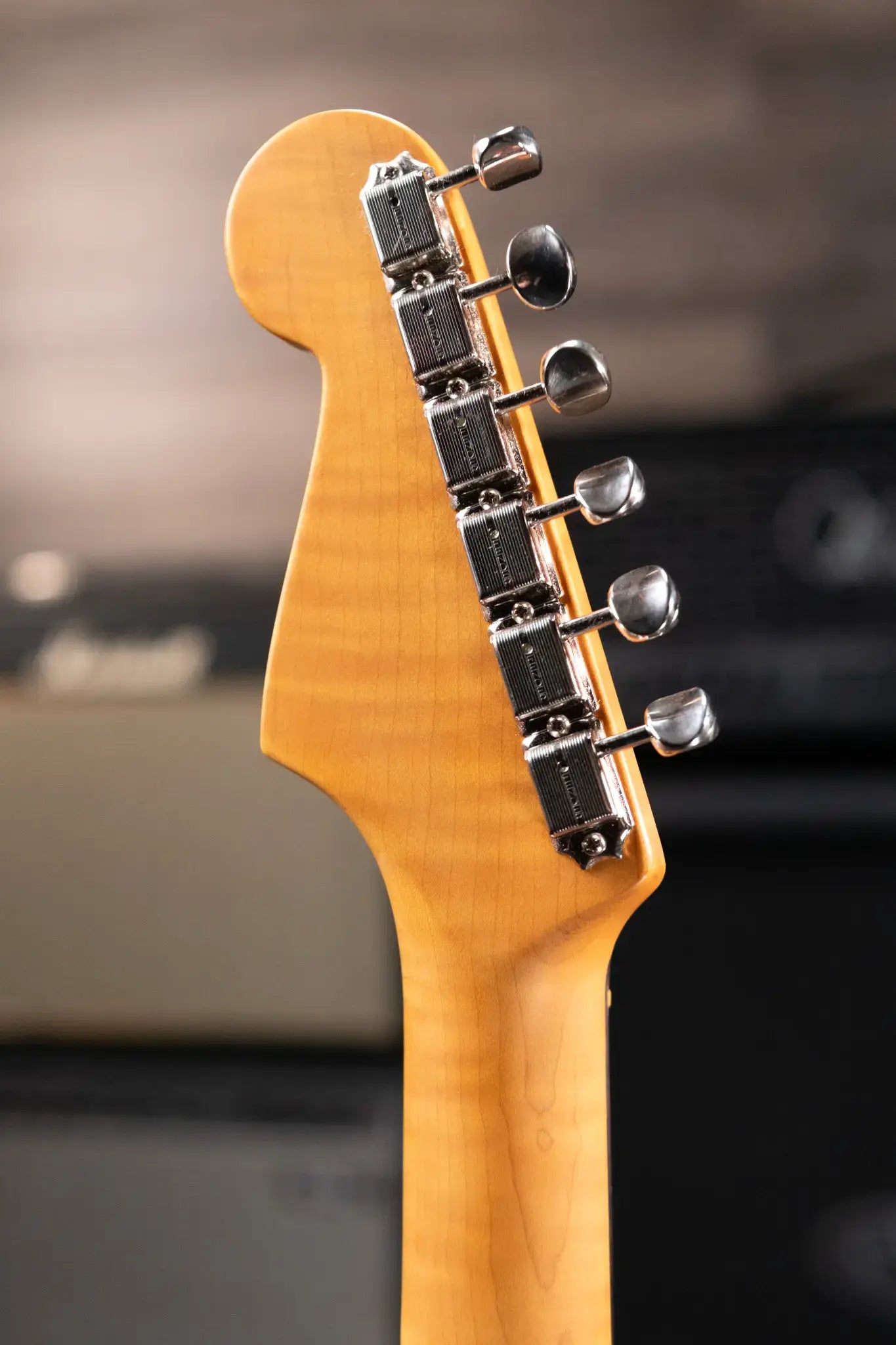 Fender Limited Edition American Vintage II '61 Stratocaster Electric Guitar, Rosewood Fingerboard - Fiesta Red with Hardshell Case