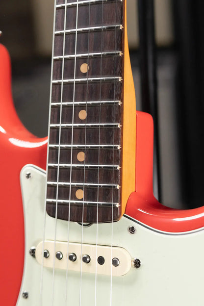 Fender Limited Edition American Vintage II '61 Stratocaster Electric Guitar, Rosewood Fingerboard - Fiesta Red with Hardshell Case