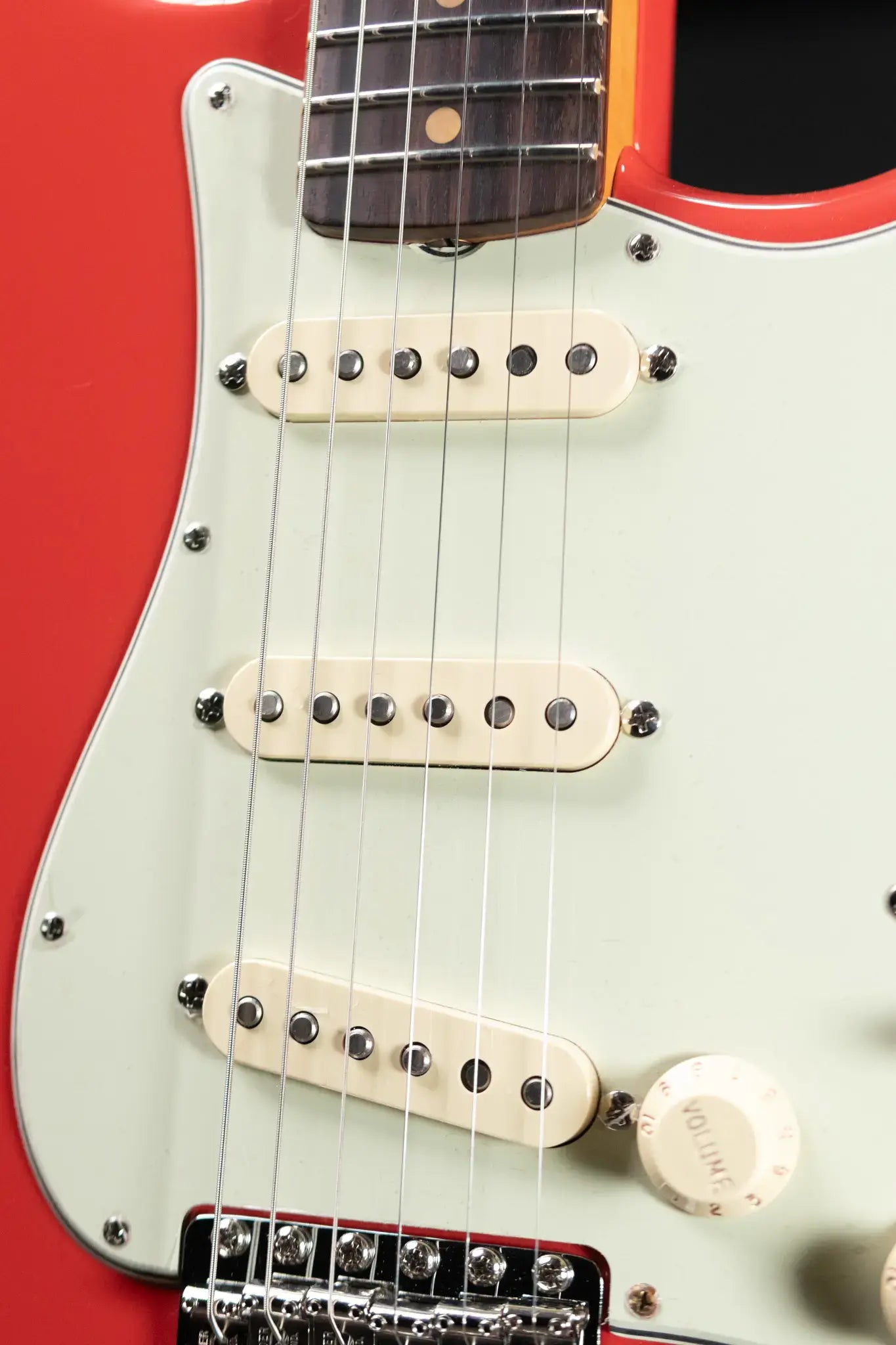 Fender Limited Edition American Vintage II '61 Stratocaster Electric Guitar, Rosewood Fingerboard - Fiesta Red with Hardshell Case