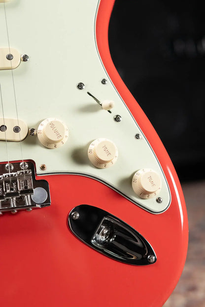 Fender Limited Edition American Vintage II '61 Stratocaster Electric Guitar, Rosewood Fingerboard - Fiesta Red with Hardshell Case