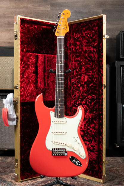 Fender Limited Edition American Vintage II '61 Stratocaster Electric Guitar, Rosewood Fingerboard - Fiesta Red with Hardshell Case