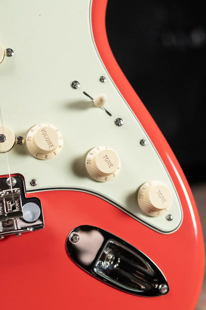 Fender Limited Edition American Vintage II '61 Stratocaster Electric Guitar, Rosewood Fingerboard - Fiesta Red with Hardshell Case