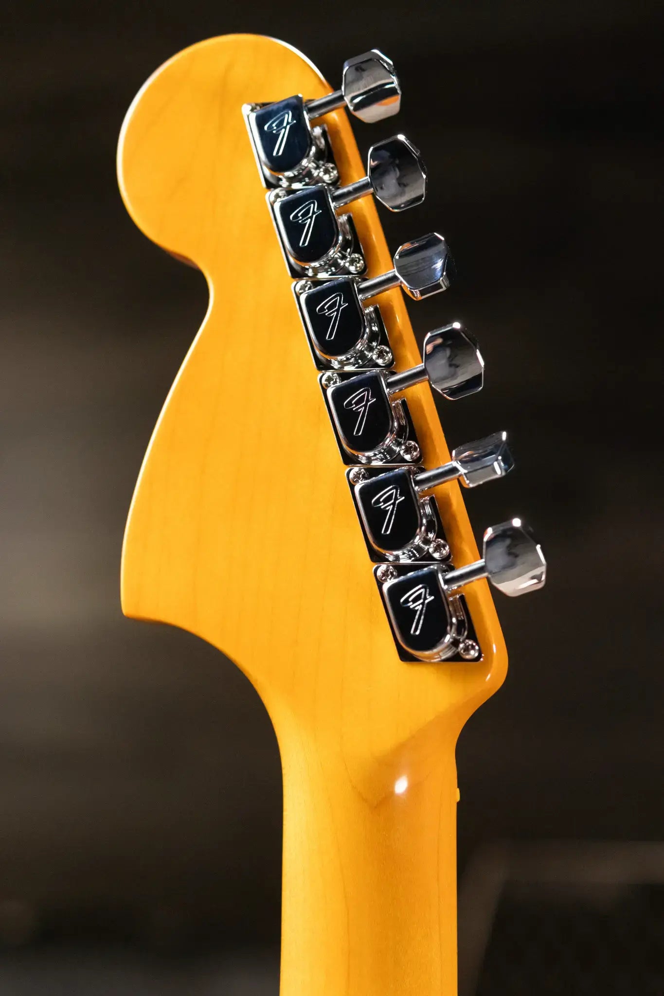 Fender Limited Edition American Vintage II '73 Stratocaster Electric Guitar, Maple Fingerboard - Olympic White with Hardshell Case