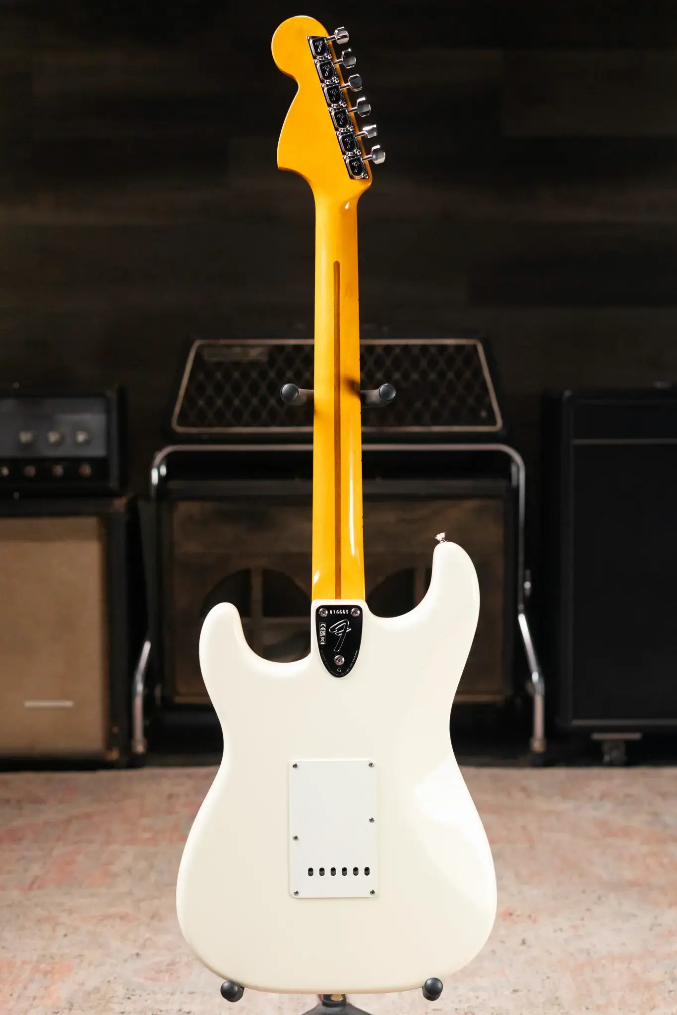 Fender Limited Edition American Vintage II '73 Stratocaster Electric Guitar, Maple Fingerboard - Olympic White with Hardshell Case