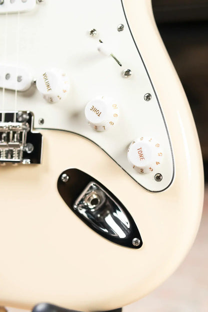 Fender Limited Edition Player II Stratocaster Electric Guitar, Roasted Maple Neck - Olympic White