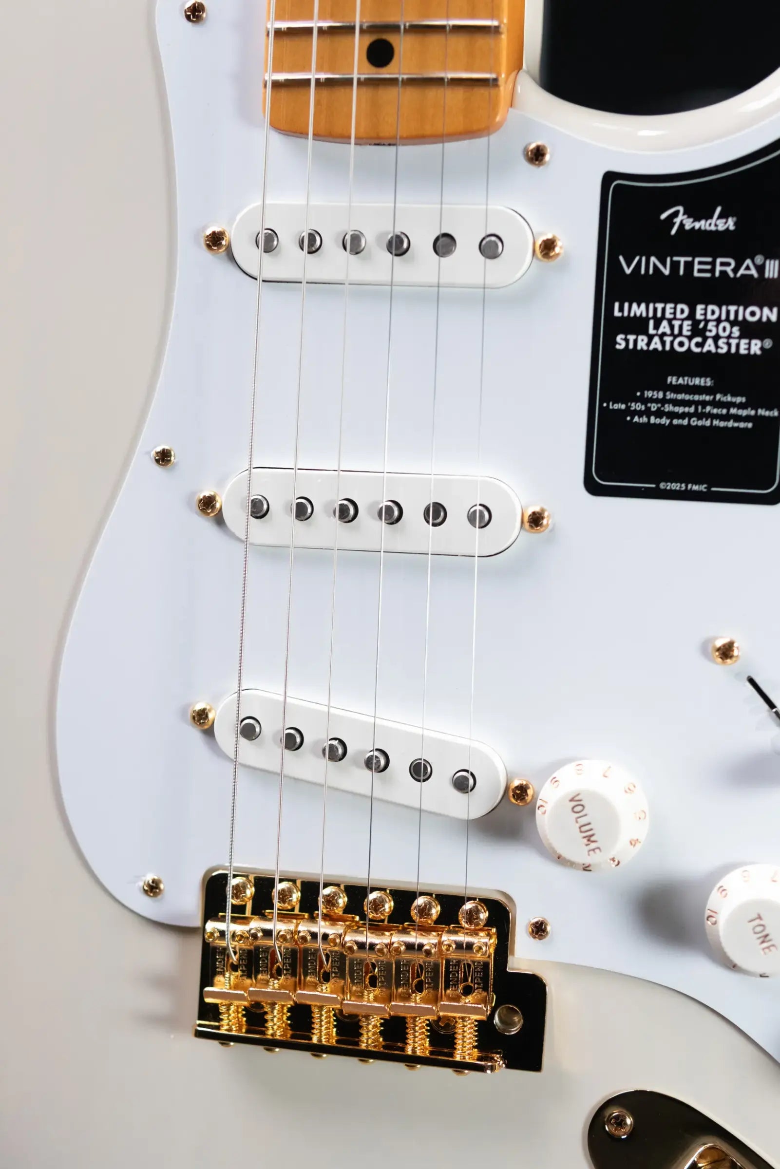 Fender Limited Edition Vintera III Late '50s Stratocaster - White Blonde with Gig Bag