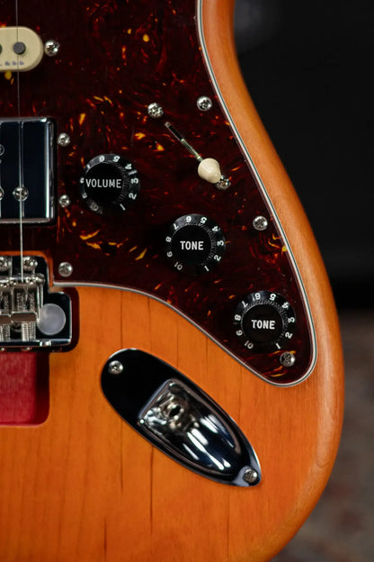 Fender Michael Landau Coma Stratocaster - Coma Red with Vintage-Style Navy Blue Hardshell Case - Demo