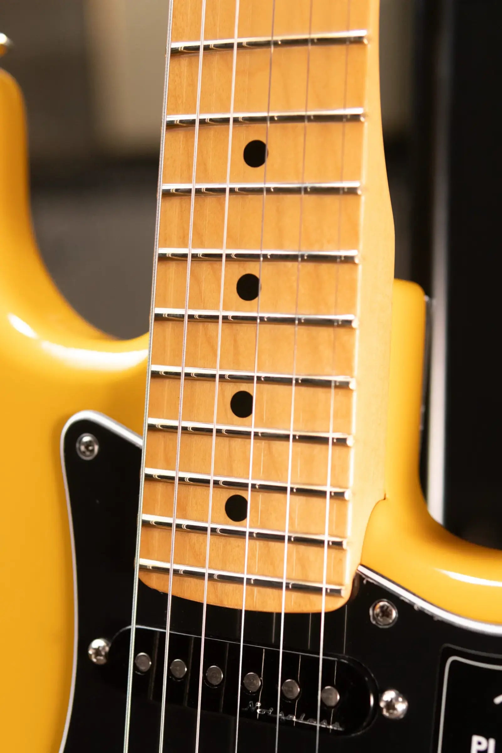 Fender Player II Modified Stratocaster Electric Guitar - Sunshine Yellow, Maple Fingerboard with Deluxe Gig Bag