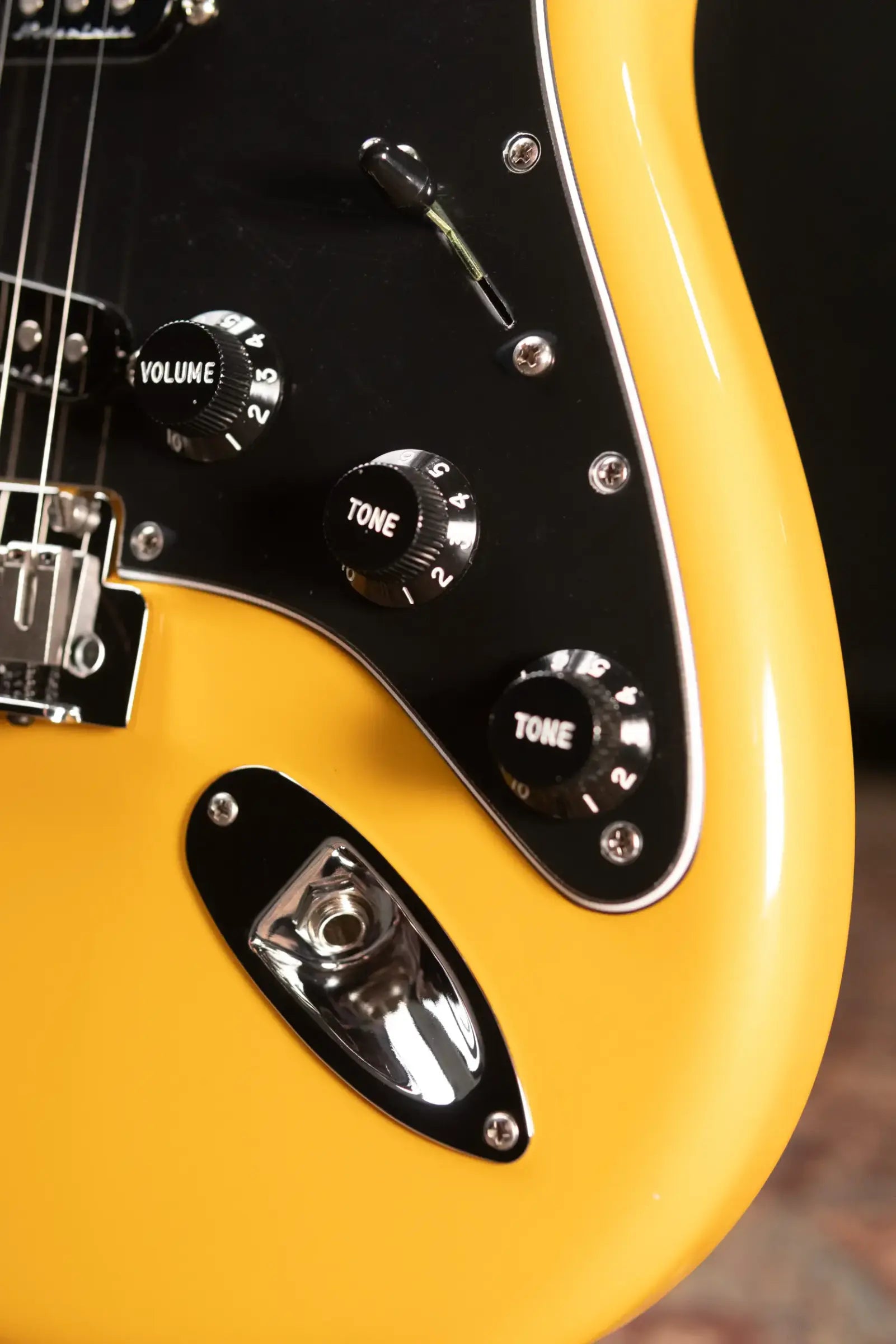 Fender Player II Modified Stratocaster Electric Guitar - Sunshine Yellow, Maple Fingerboard with Deluxe Gig Bag