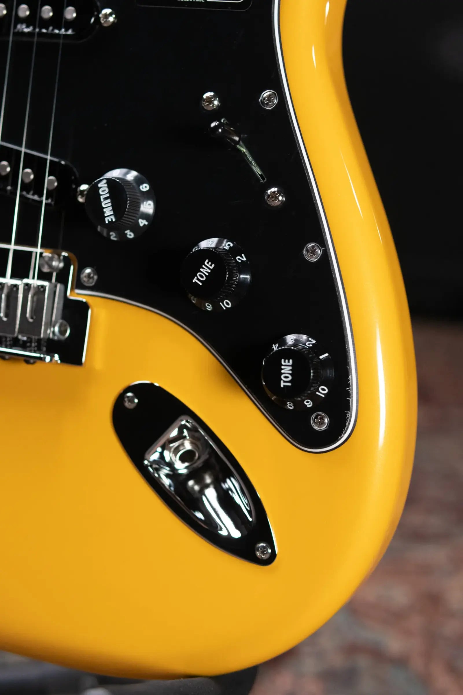 Fender Player II Modified Stratocaster Electric Guitar - Sunshine Yellow, Maple Fingerboard with Deluxe Gig Bag