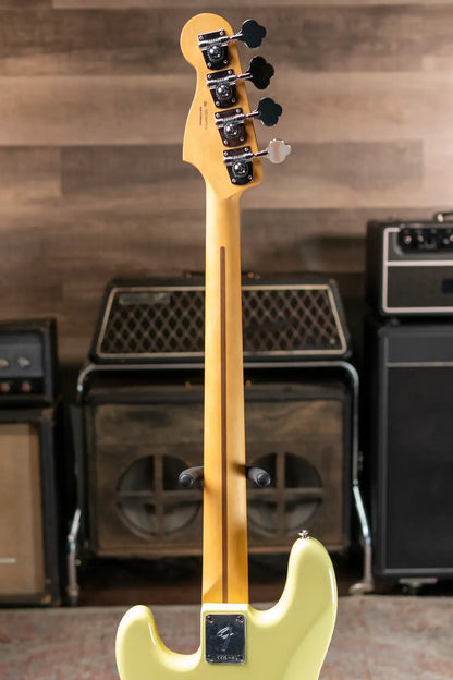 Fender Player II Precision Bass Maple Fingerboard - Hialeah Yellow