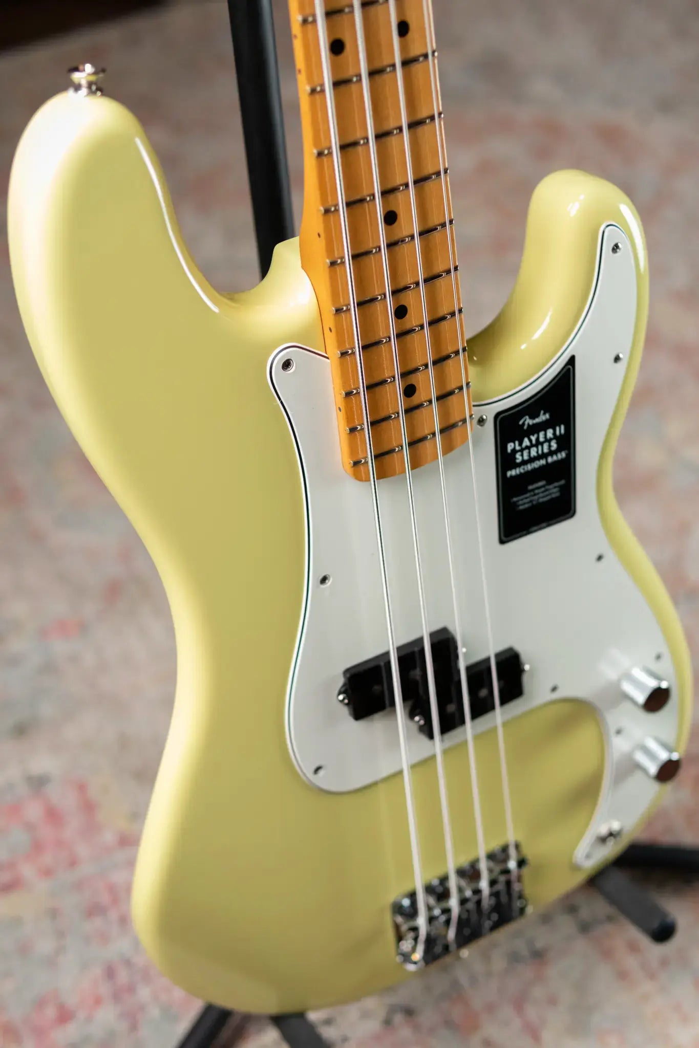 Fender Player II Precision Bass Maple Fingerboard - Hialeah Yellow