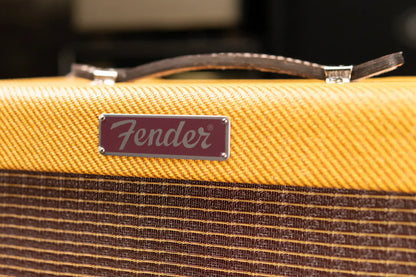 Fender Pro Junior IV 15-Watt 1x10" Guitar Combo, Lacquered Tweed - Used