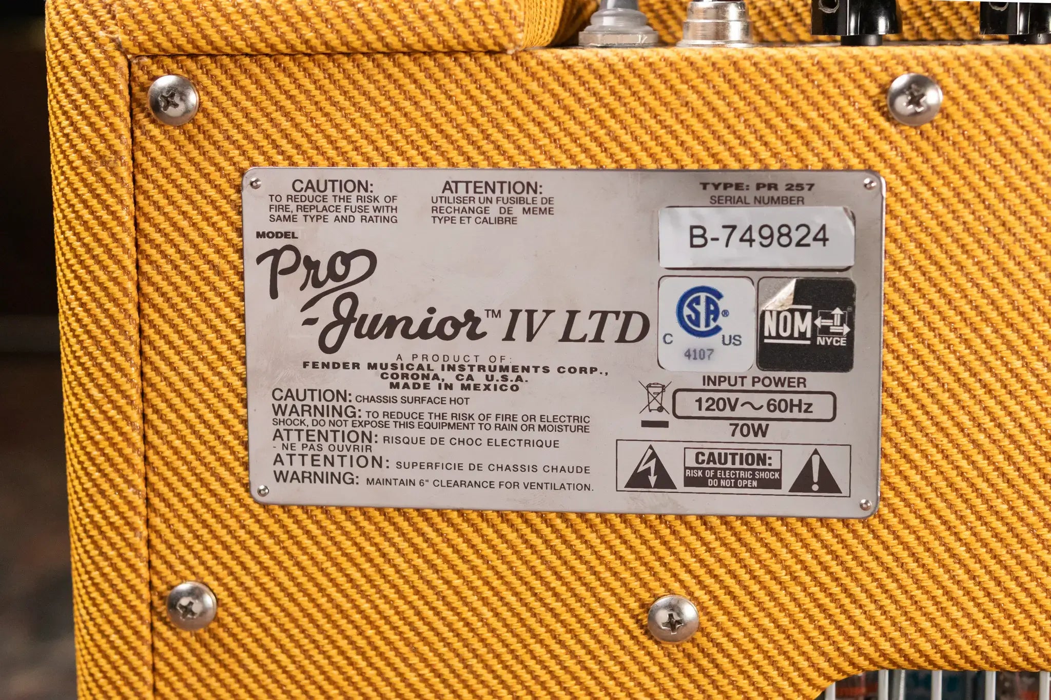 Fender Pro Junior IV 15-Watt 1x10" Guitar Combo, Lacquered Tweed - Used