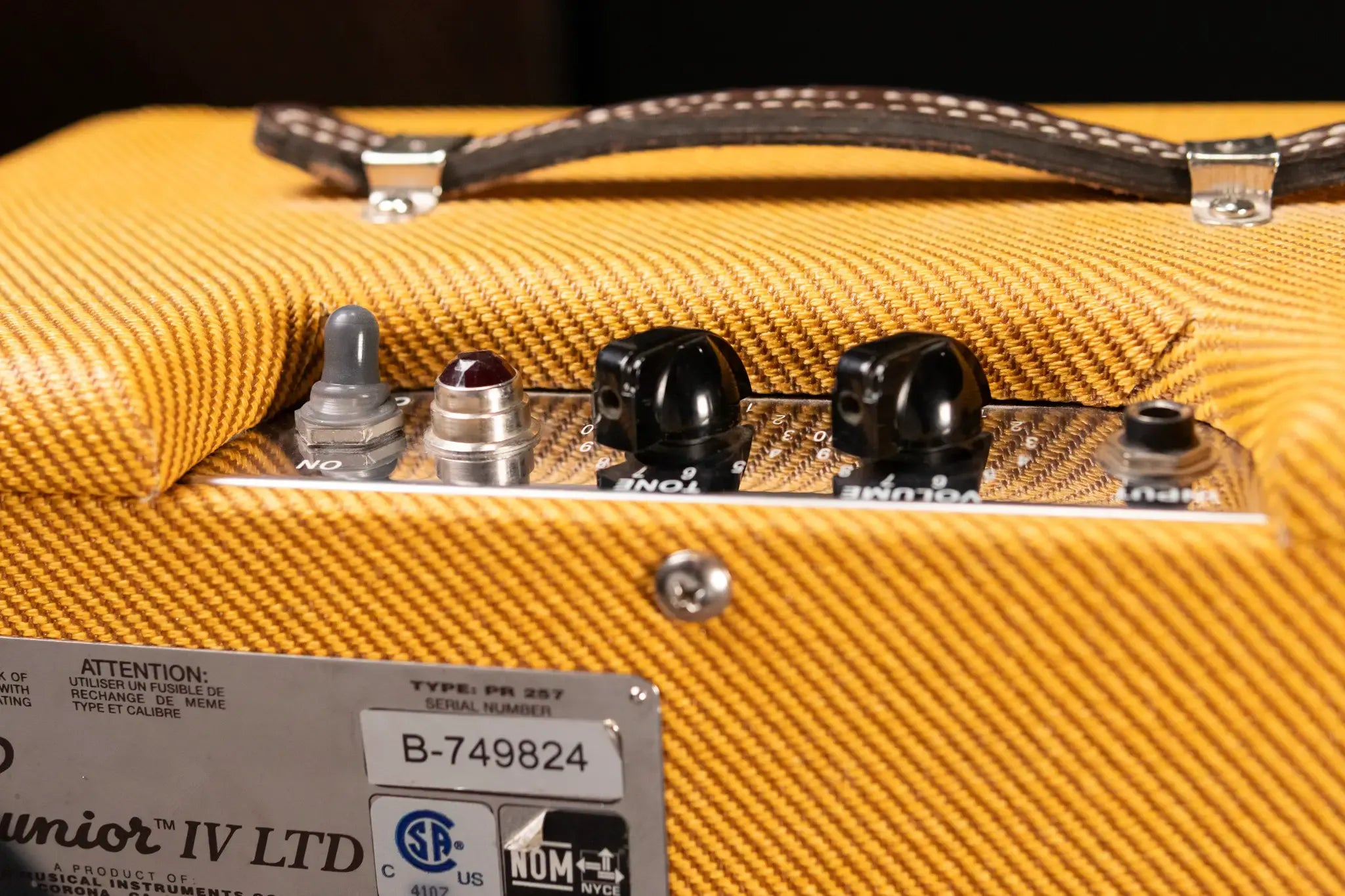 Fender Pro Junior IV 15-Watt 1x10" Guitar Combo, Lacquered Tweed - Used