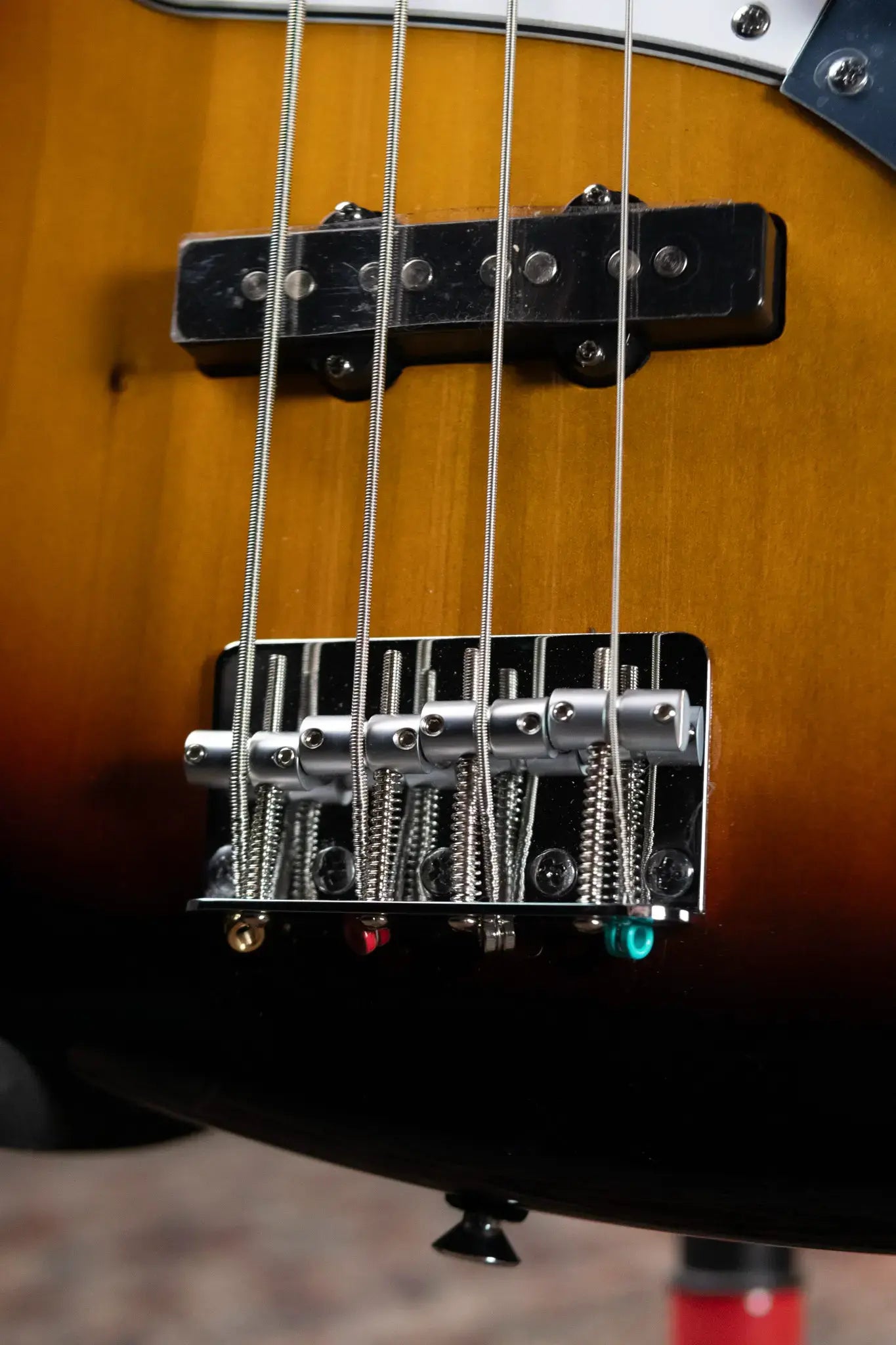 Fender Standard Jazz Bass - 3-Color Sunburst